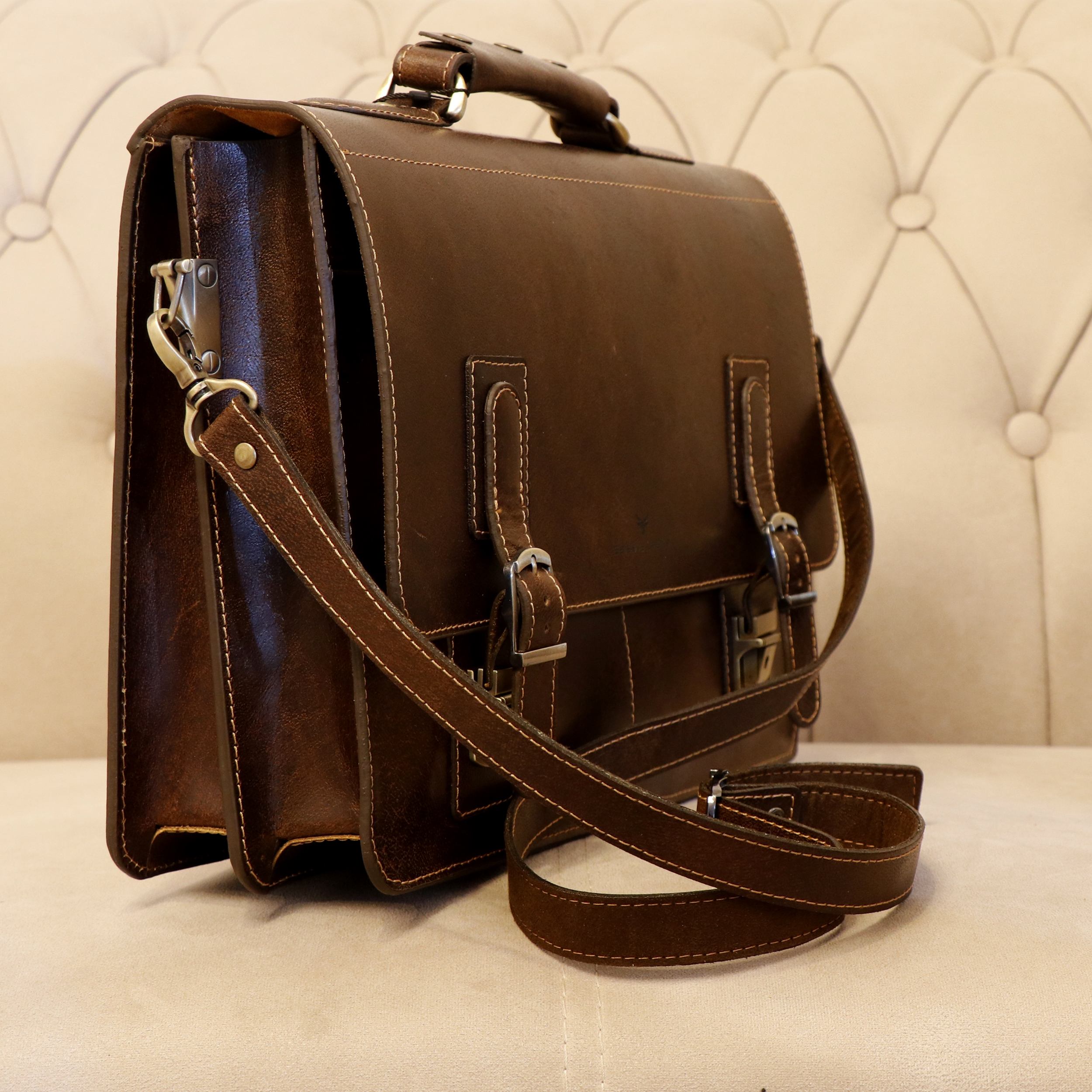 کیف اداری مردانه چرم بارثاوا مدل 1106