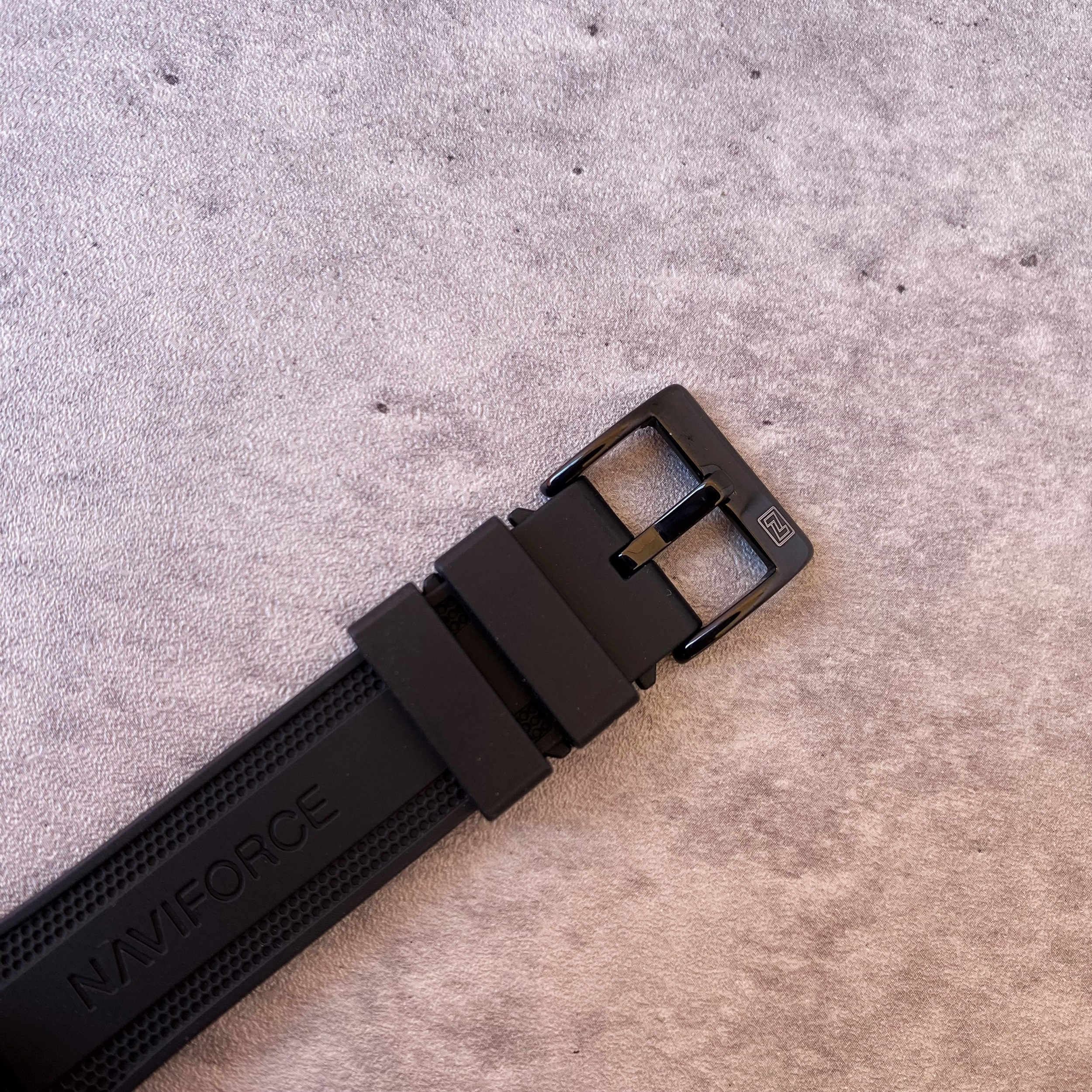 ساعت مچی عقربه‌ای مردانه نیوی فورس مدل NF9215