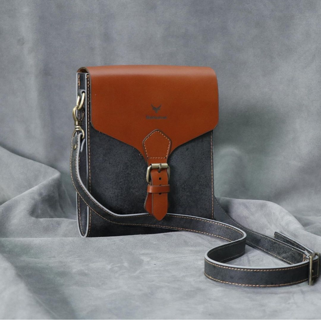 کیف دوشی چرم بارثاوا کد 1214