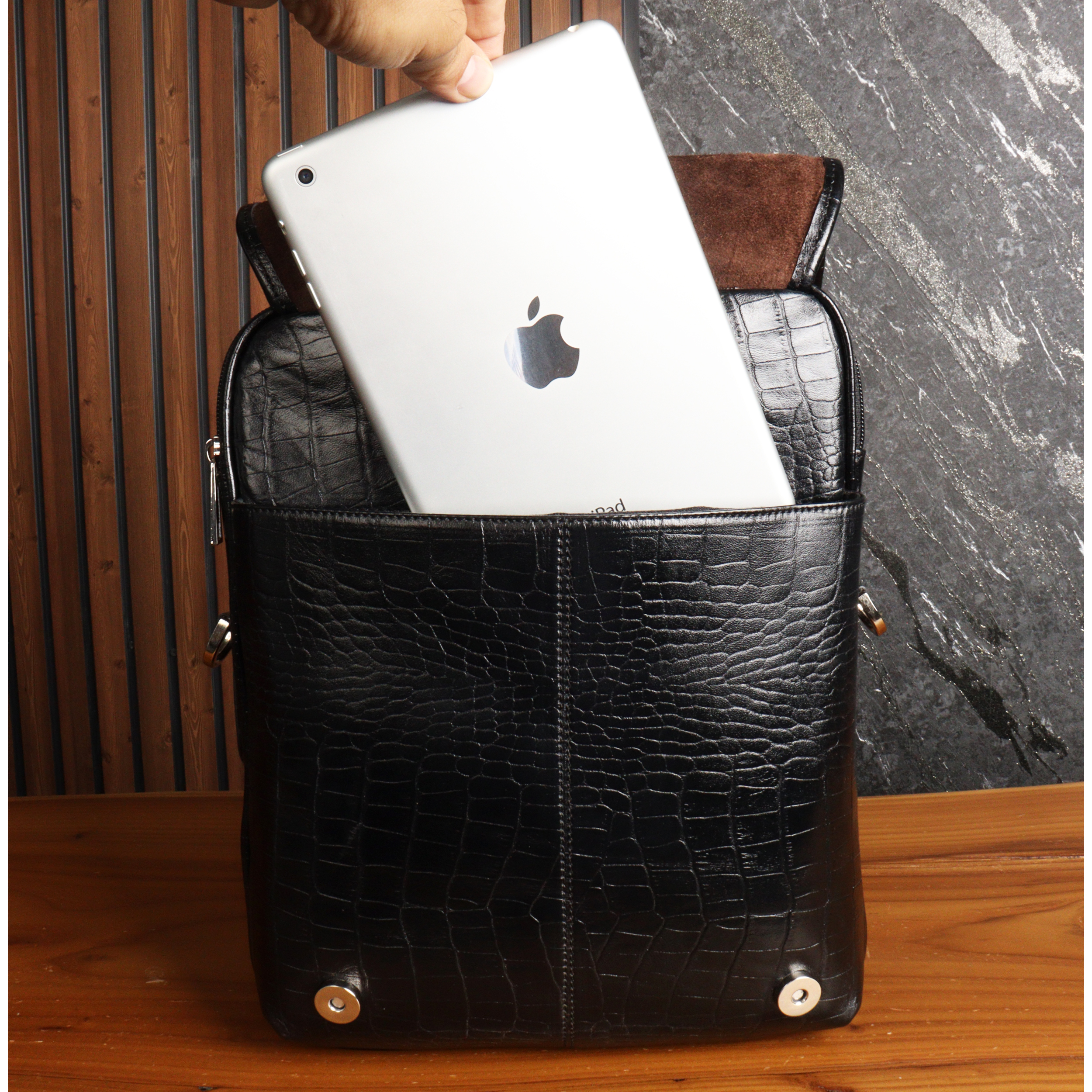 کیف رودوشی مردانه بیورا مدل چرم طبیعی کد eez55