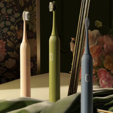 مسواک برقی آپیو مدل T1 به همراه 2 عدد سری یدک