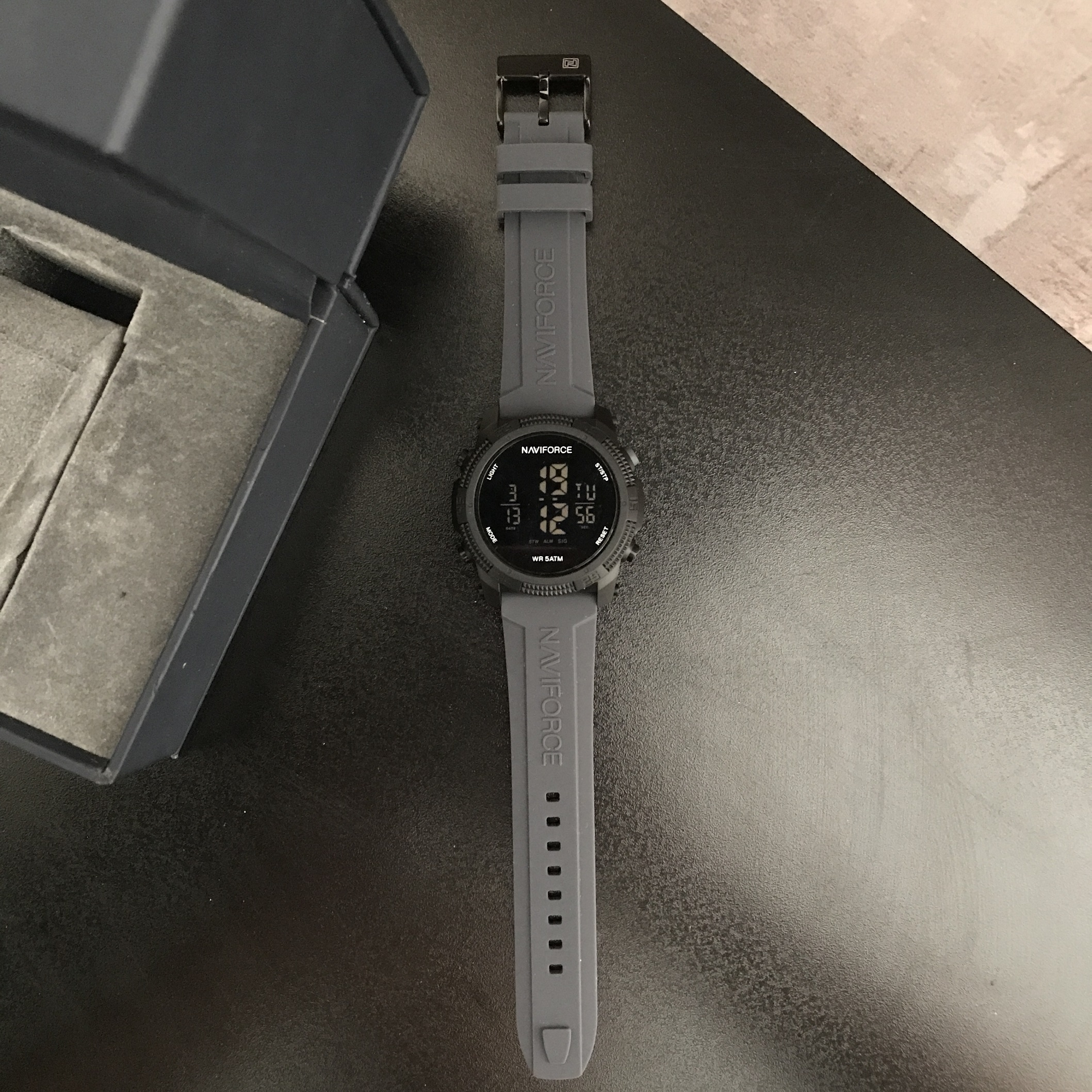 ساعت مچی دیجیتال نیوی فورس مدل NF7104BBGR