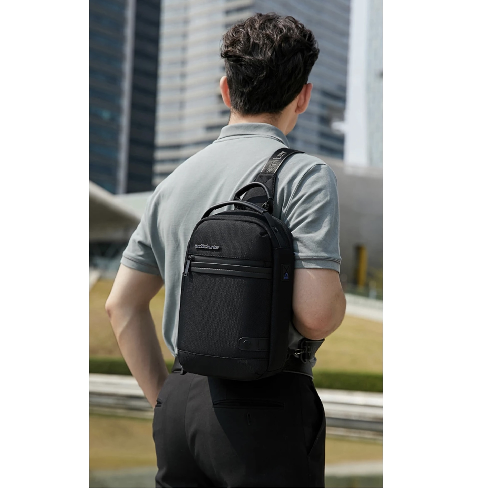 کیف کراس بادی مردانه آرتیک هانتر مدل  XB00141