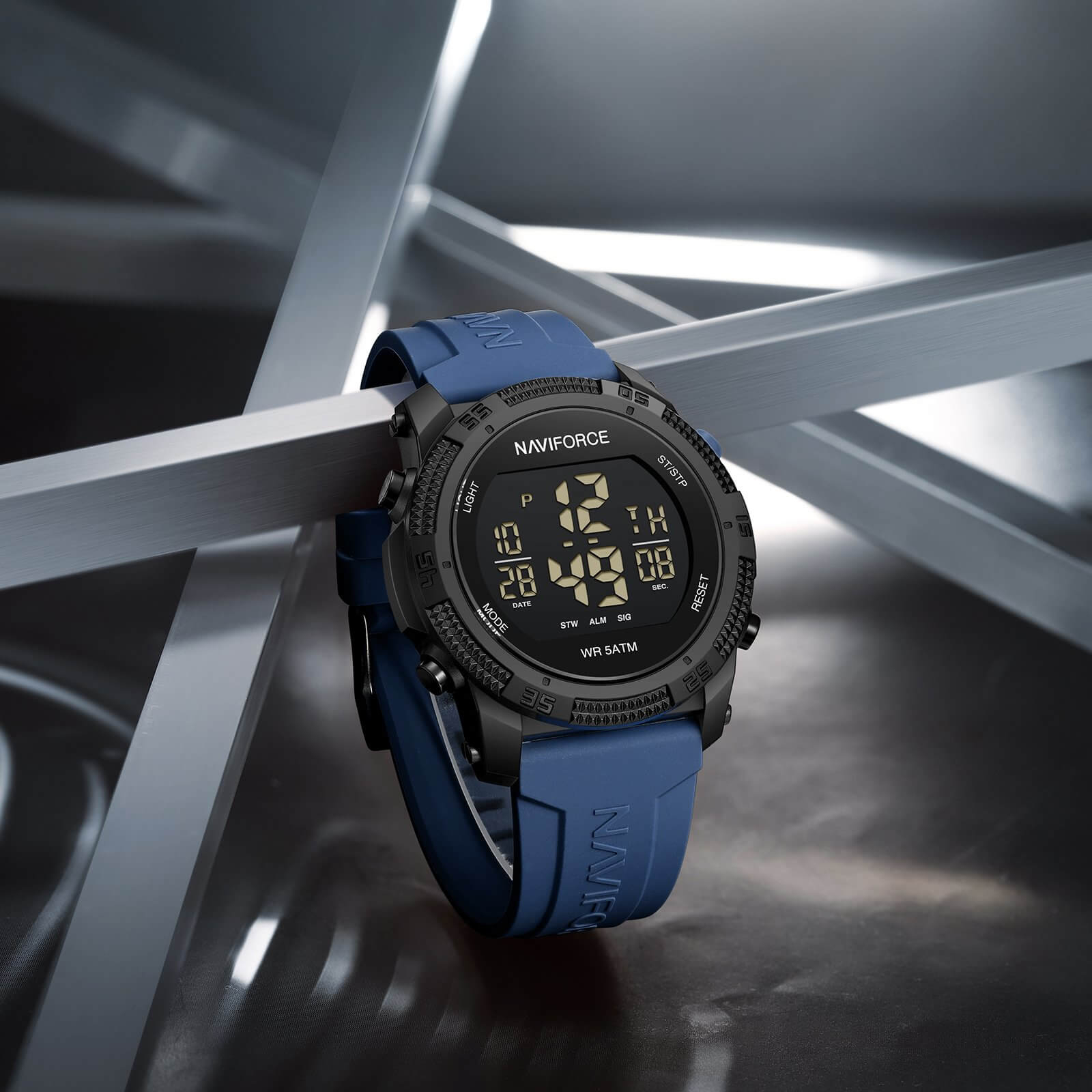 ساعت مچی دیجیتال نیوی فورس مدل NF7104BBBE