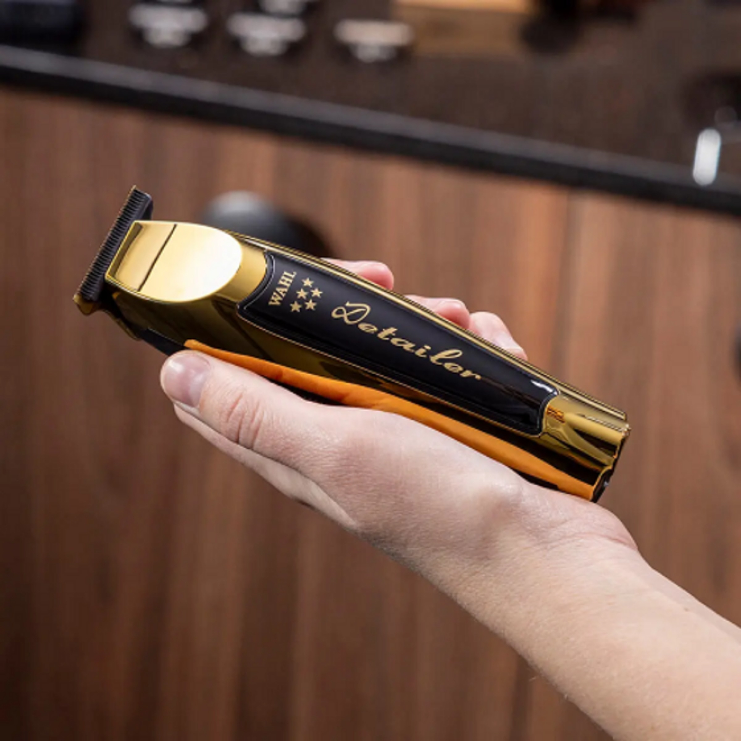 ماشین اصلاح موی سر و صورت وال پروفشنال مدل Cordless Detailer Li Trimming 8171