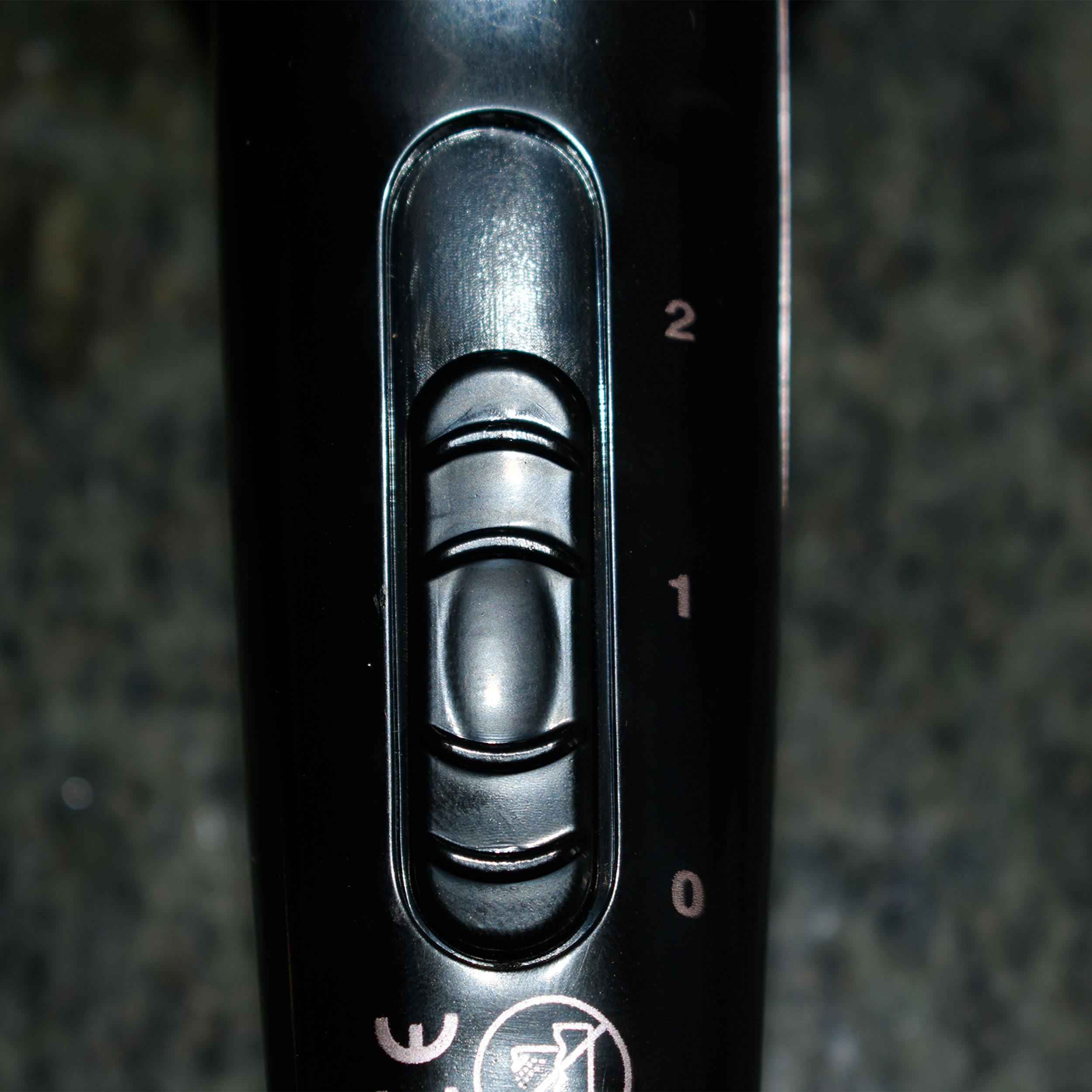 سشوار سی وی اس مدل DN - 7023