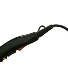 سشوار حرفه‌ای مدل 9000w، موتور AC با توان مصرفی 9000 وات، دارای قابلیت تعویض سری و فناوری تولید یون، دارای دسته ارگونومیک، با حالت صاف‌کننده و حجم‌دهنده، وزن 580 گرم، تنظیم حرارت 3 حالته و کنترل سرعت 2 حالته، به همراه 1 عدد سری متمرکزکننده باریک