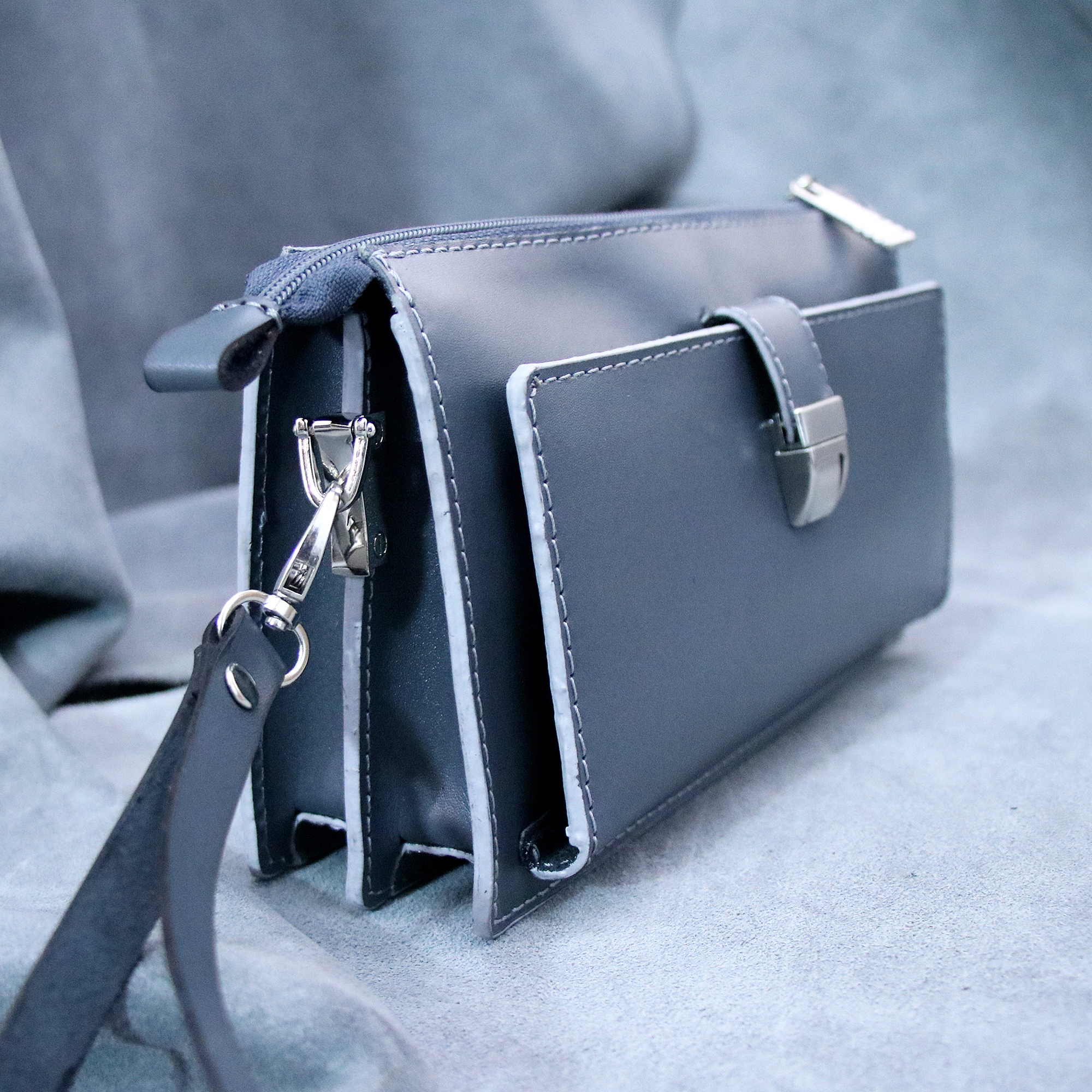 کیف دستی مردانه چرم بارثاوا کد 1304