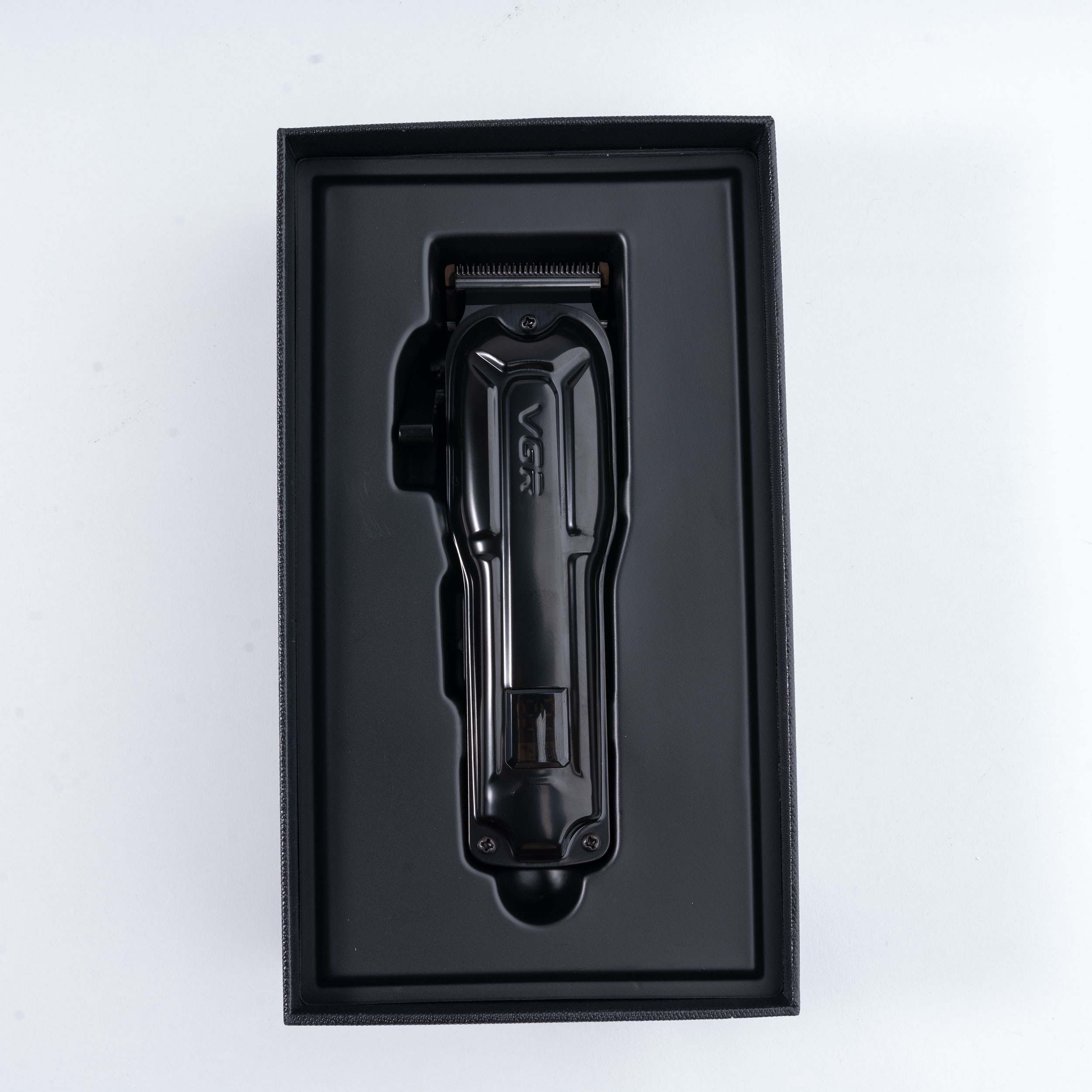 ماشین اصلاح موی سر صورت و بدن وی جی ار مدل V-138