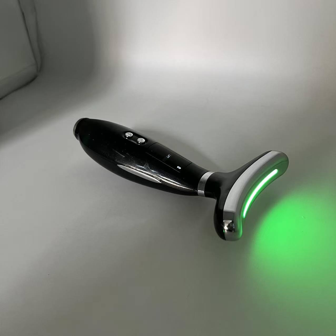 دستگاه لیفیتینگ صورت و گردن مدل AY-1686