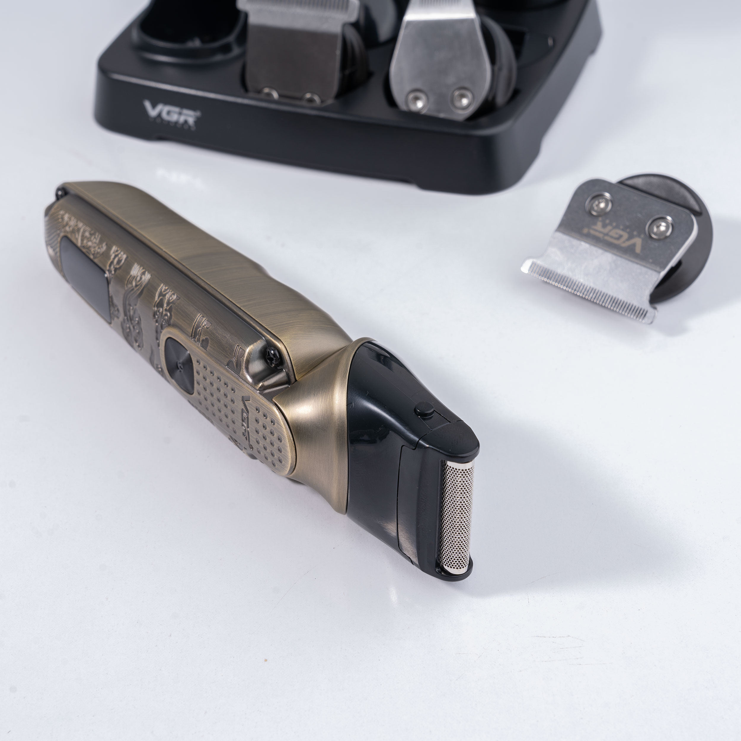 ست ماشین اصلاح موی سر و صورت و بدن وی جی ار مدل V-095