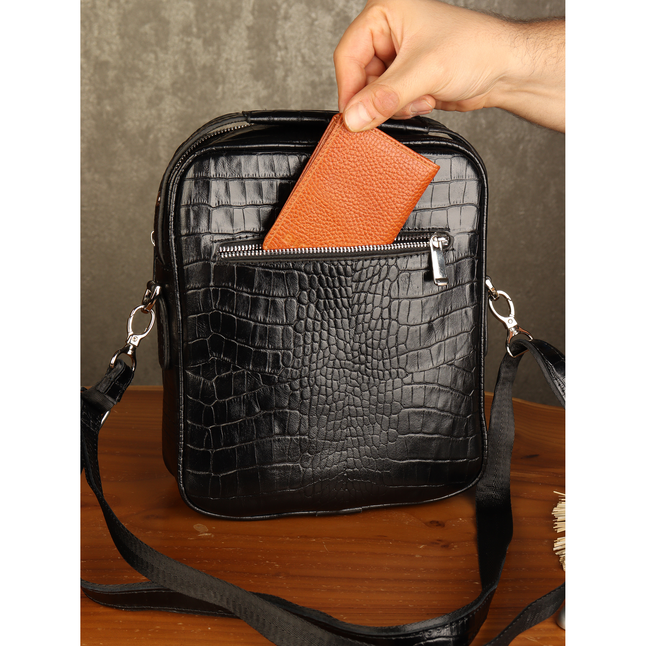کیف رودوشی مردانه بیورا مدل dbb38