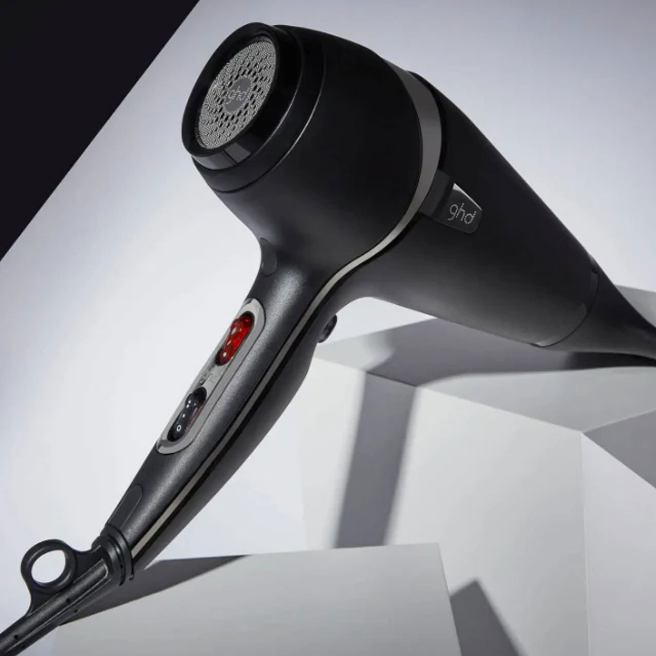 سشوار حرفهای 2100 وات جی اچ دی مدل AIR KIT