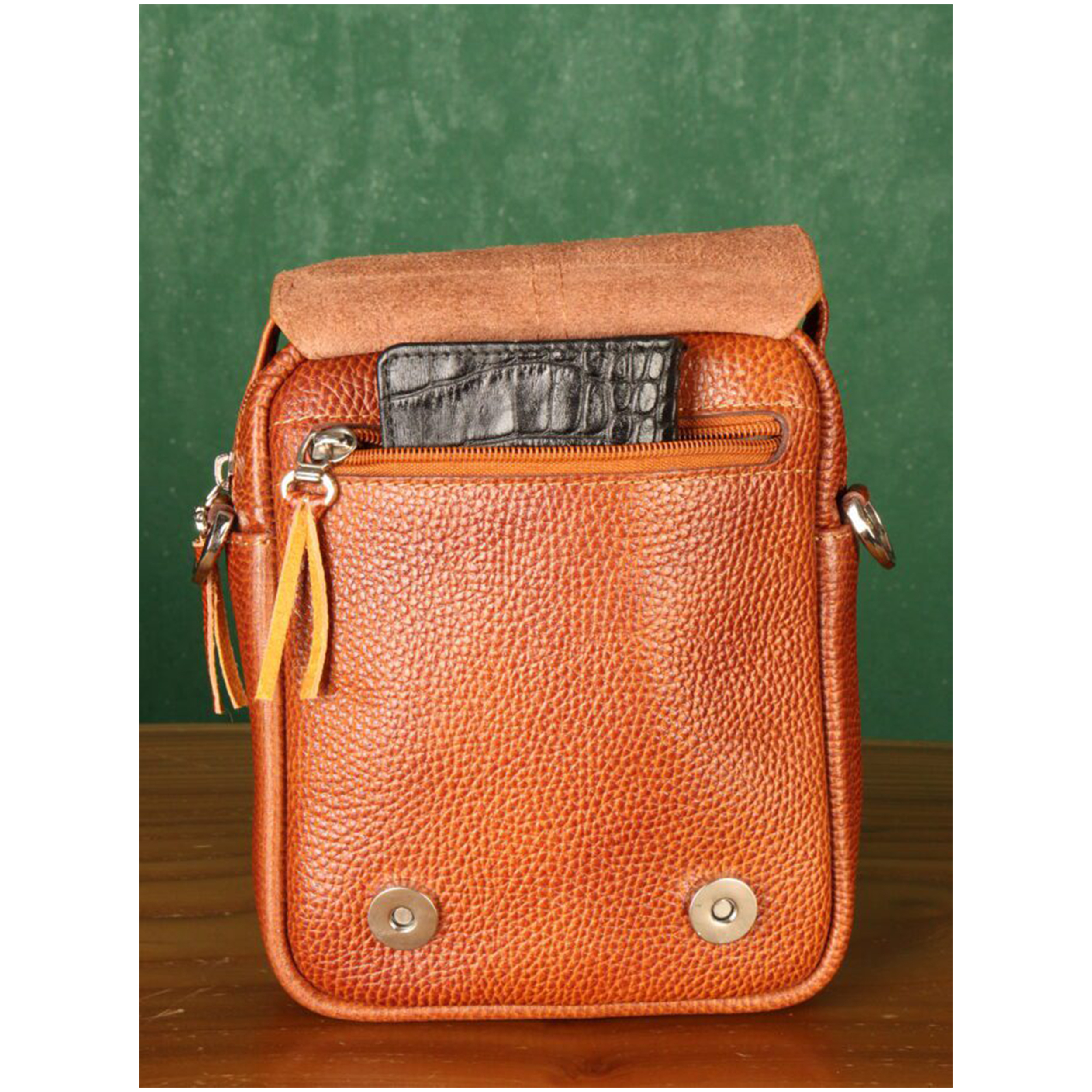 کیف دوشی مردانه بیورا مدل چرم طبیعی کد dbb63