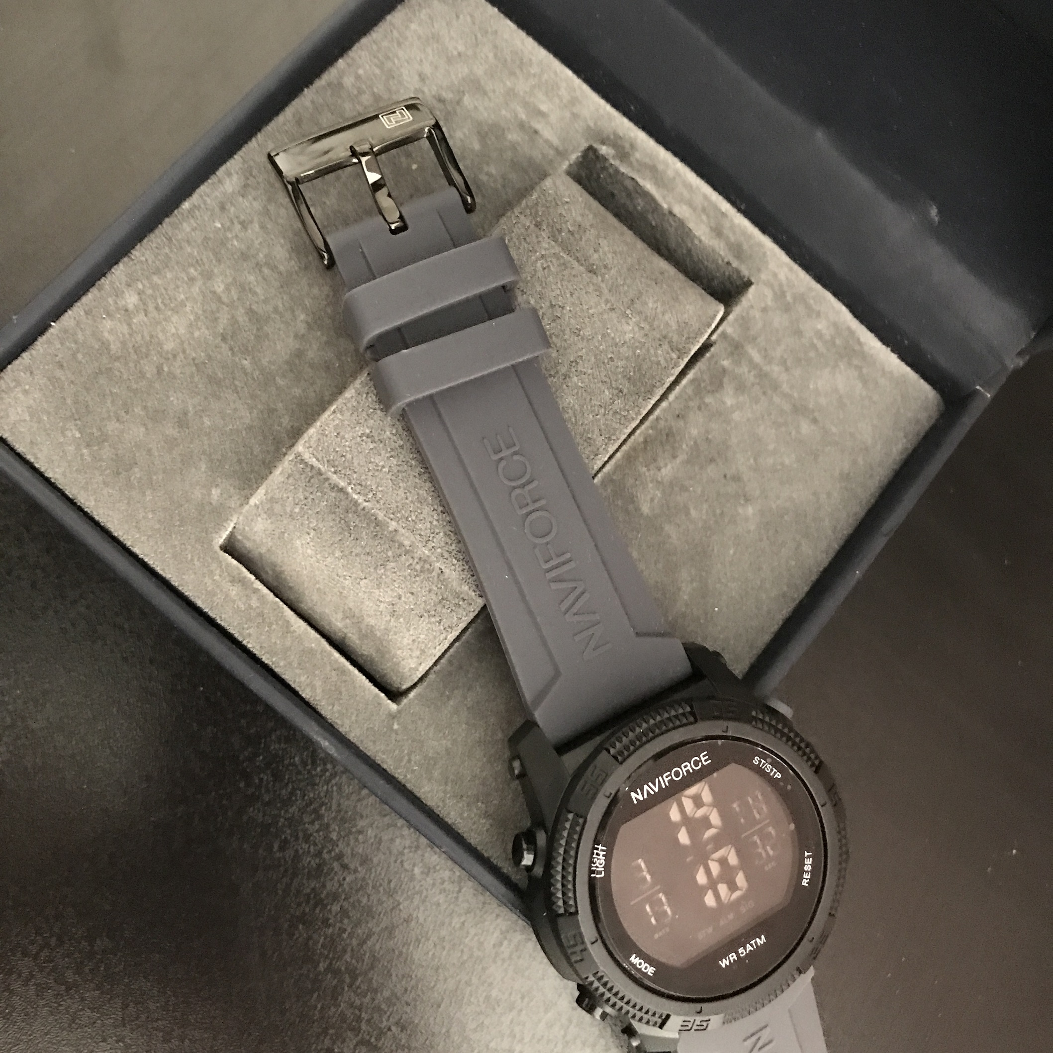 ساعت مچی دیجیتال نیوی فورس مدل NF7104BBGR