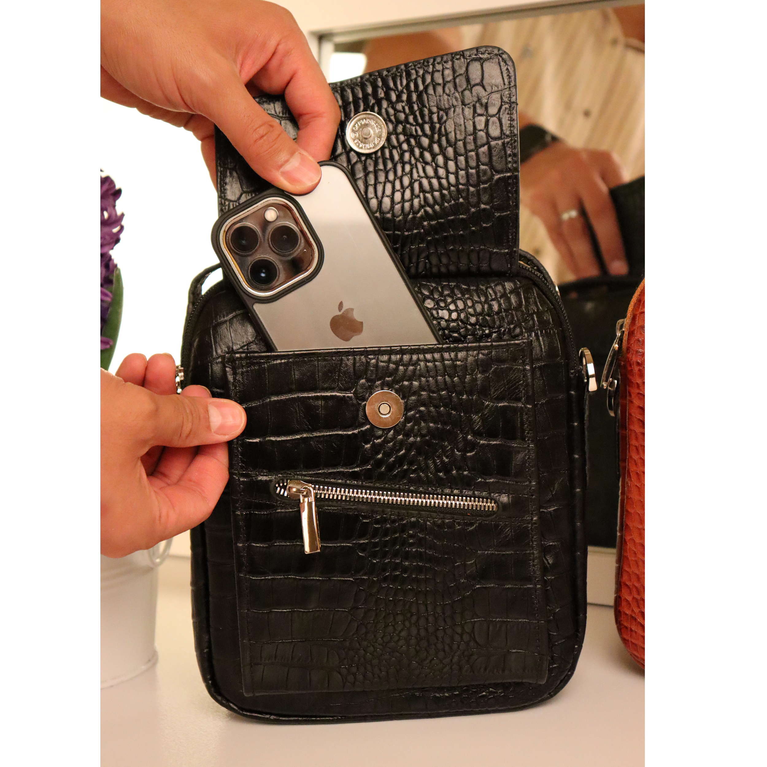 کیف رودوشی مردانه بیورا مدل زیپ کج dbb78