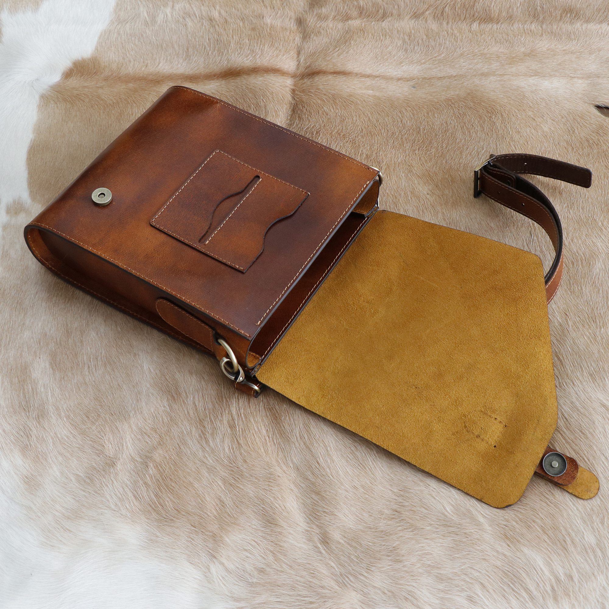 کیف رودوشی چرم بارثاوا مدل 1203