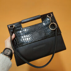 کیف رودوشی زنانه چرم بارثاوا مدل 1382