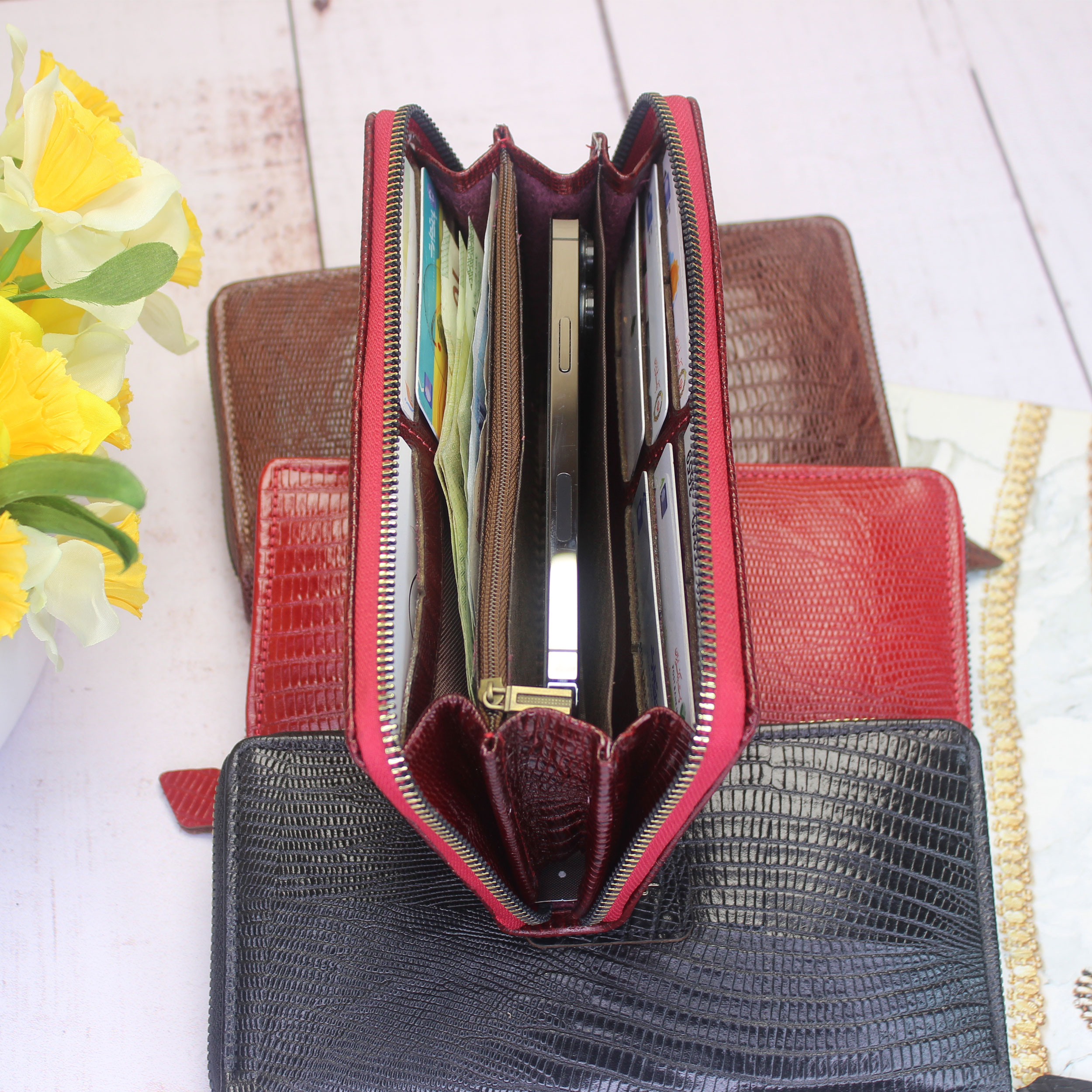 کیف پول مدل چرم طبیعی کد KZD-0147