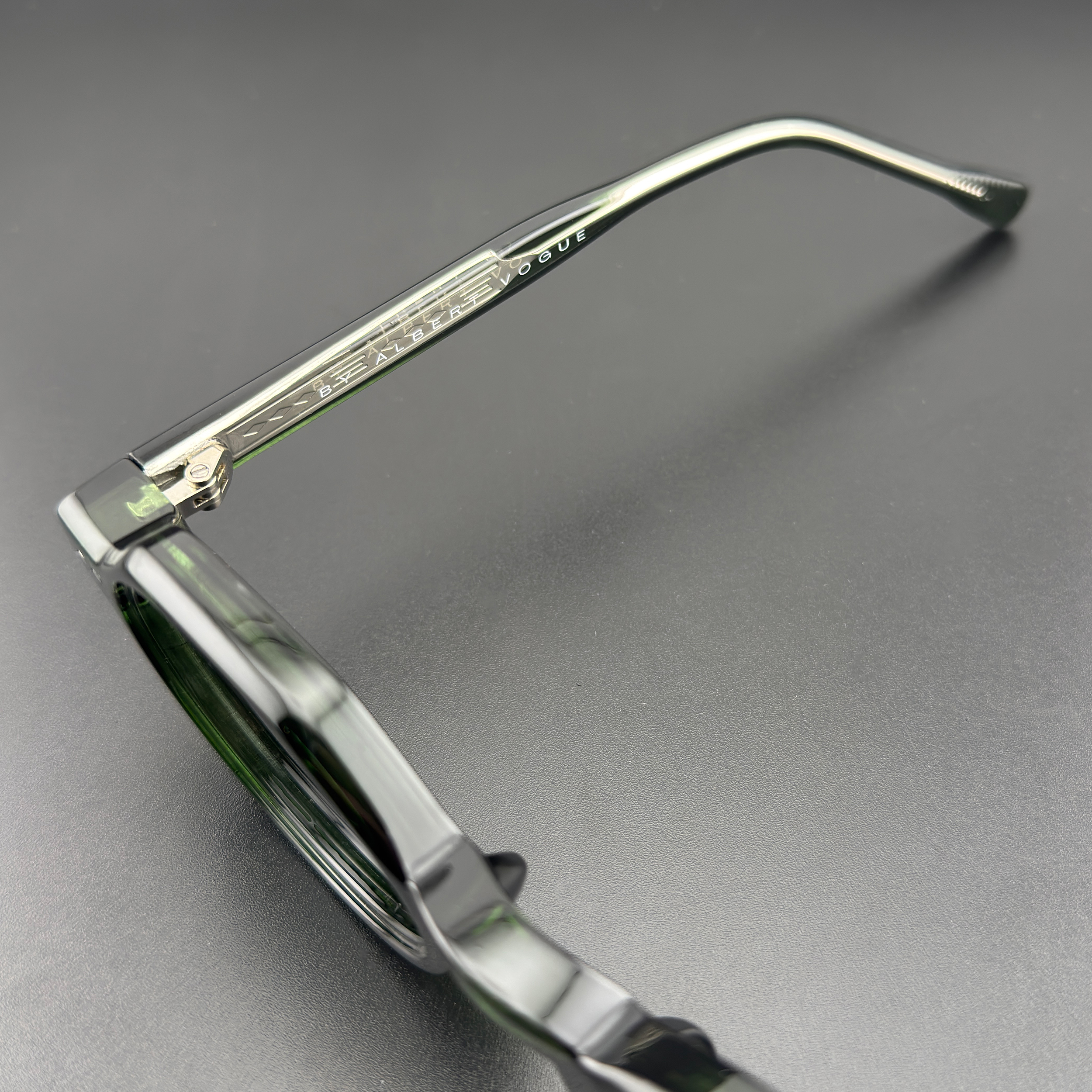 عینک آفتابی فرم خاص آلبرت وگ مدل SZ8207 Forest Obsidian