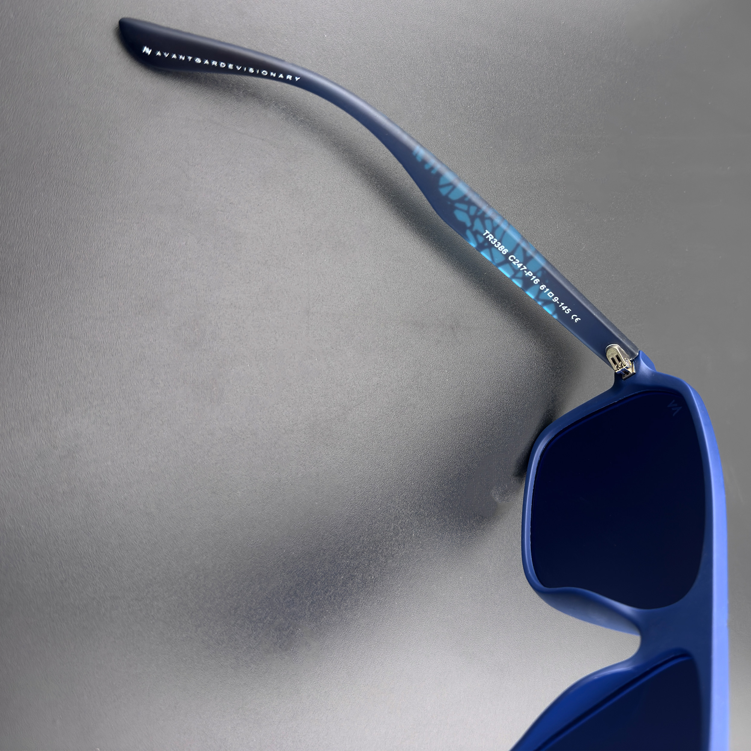 عینک آفتابی فریم خاص مردانه آلبرت وگ مدل TR3386C247-P16 Polarized Avantgarde Visionary