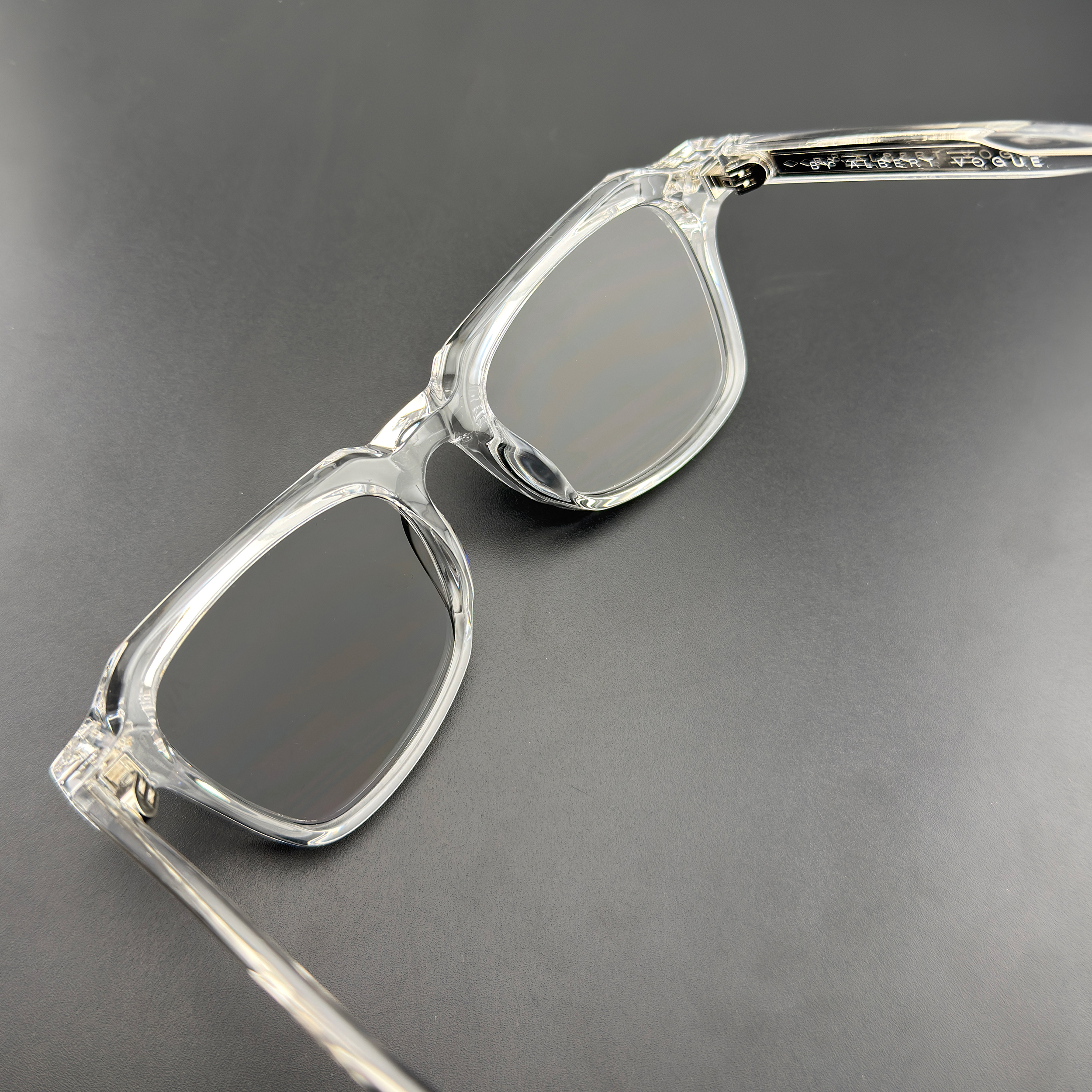 عینک آفتابی ویفرر (Wayfarer) آلبرت وگ مدل SZ8201 Transparent Obsidian