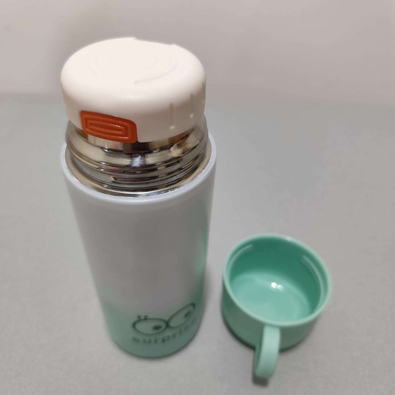 فلاسک کودک مدل کاپ دار طرح سوپرایز گنجایش 0.45 لیتر