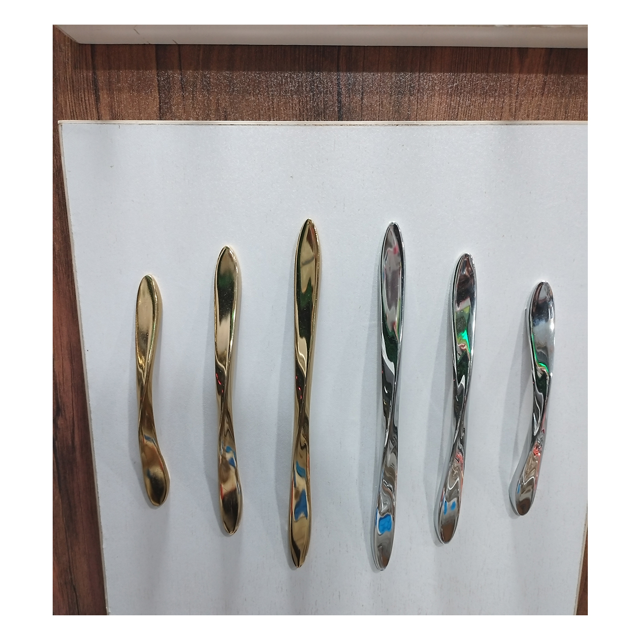 دستگیره کابینت و کمد مدل پاپیونی کد PN128 بسته 5 عددی