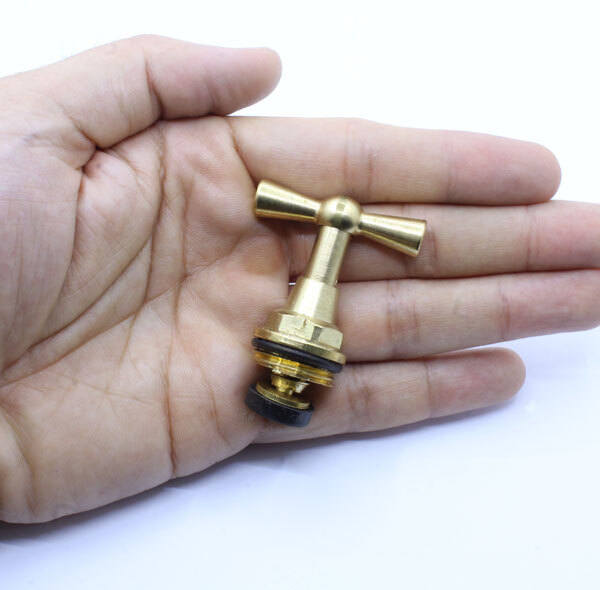 مغزی شیر حیاطی دینا مدل DN-OutdoorFaucet بسته 6 عددی
