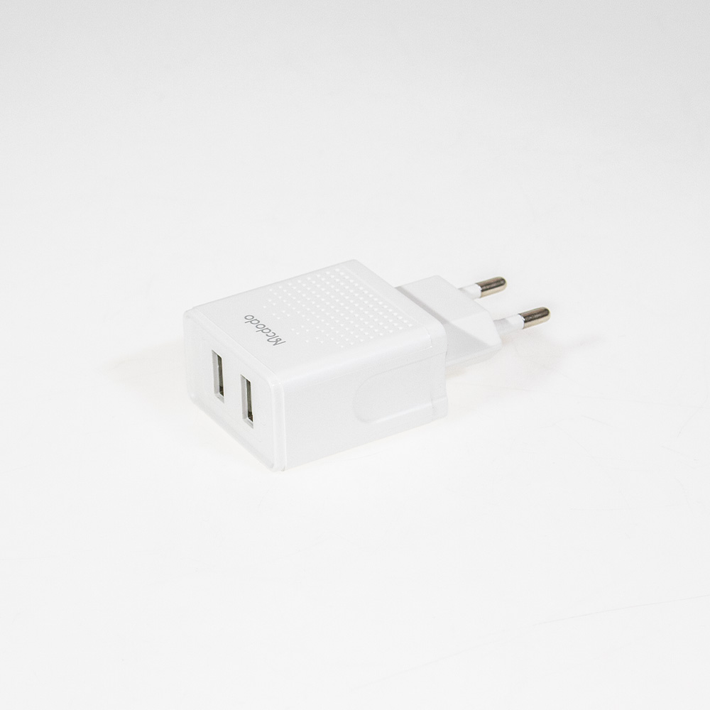 شارژر دیواری 12وات مک دودو مدل CH-3970 به همراه کابل لایتنینگ