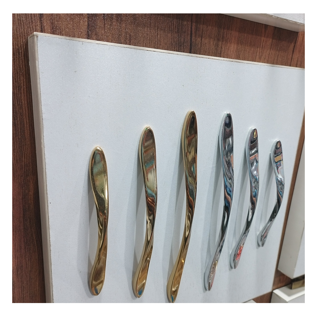 دستگیره کابینت و کمد مدل پاپیونی کد PN128 بسته 5 عددی