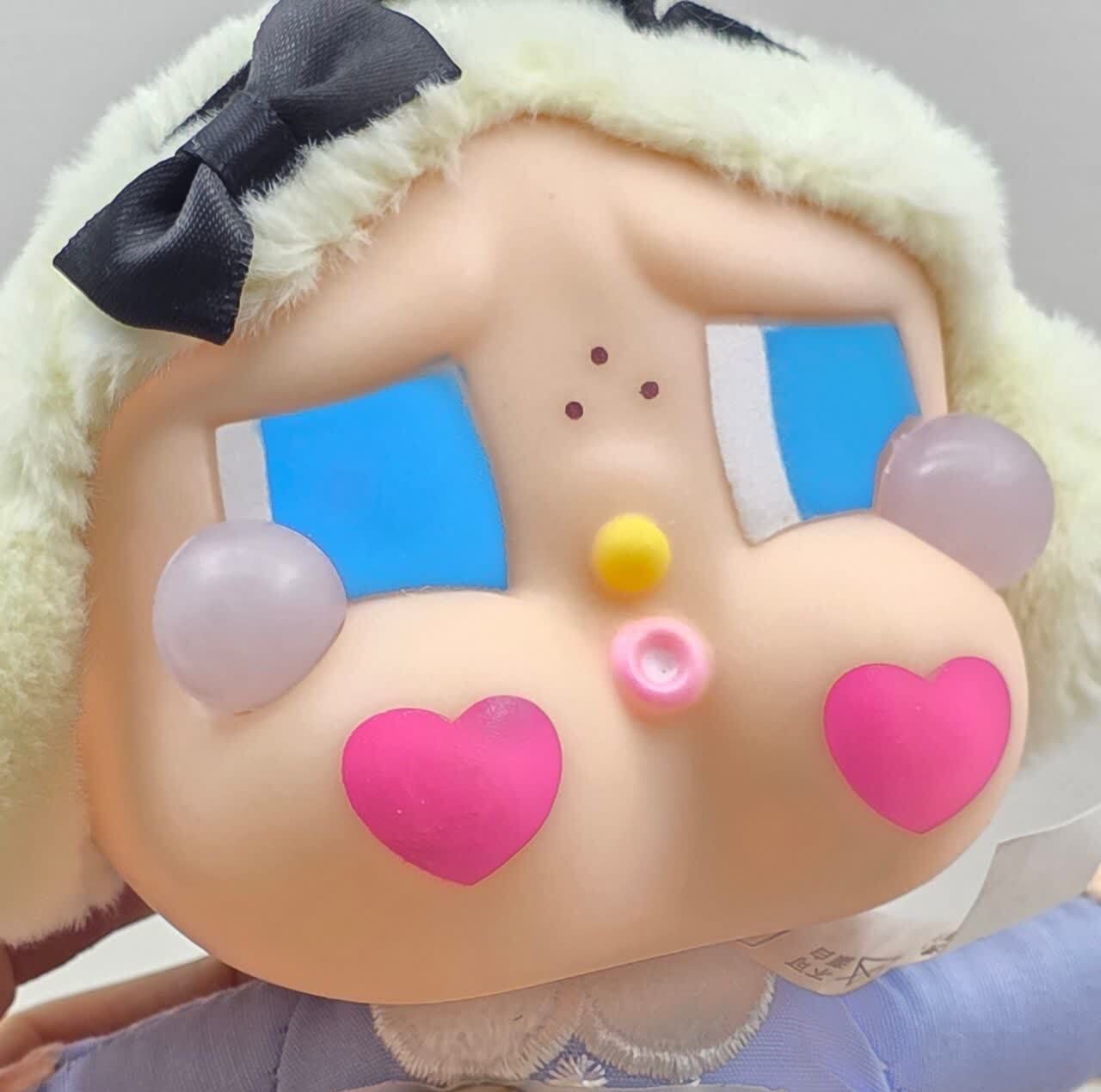 آویز عروسکی ناب سل مدل عروسک ناب سل مدل کرای بیبی ارتفاع 15سانتی متر CRYBABY NAAB005 به همراه جاسوییچی