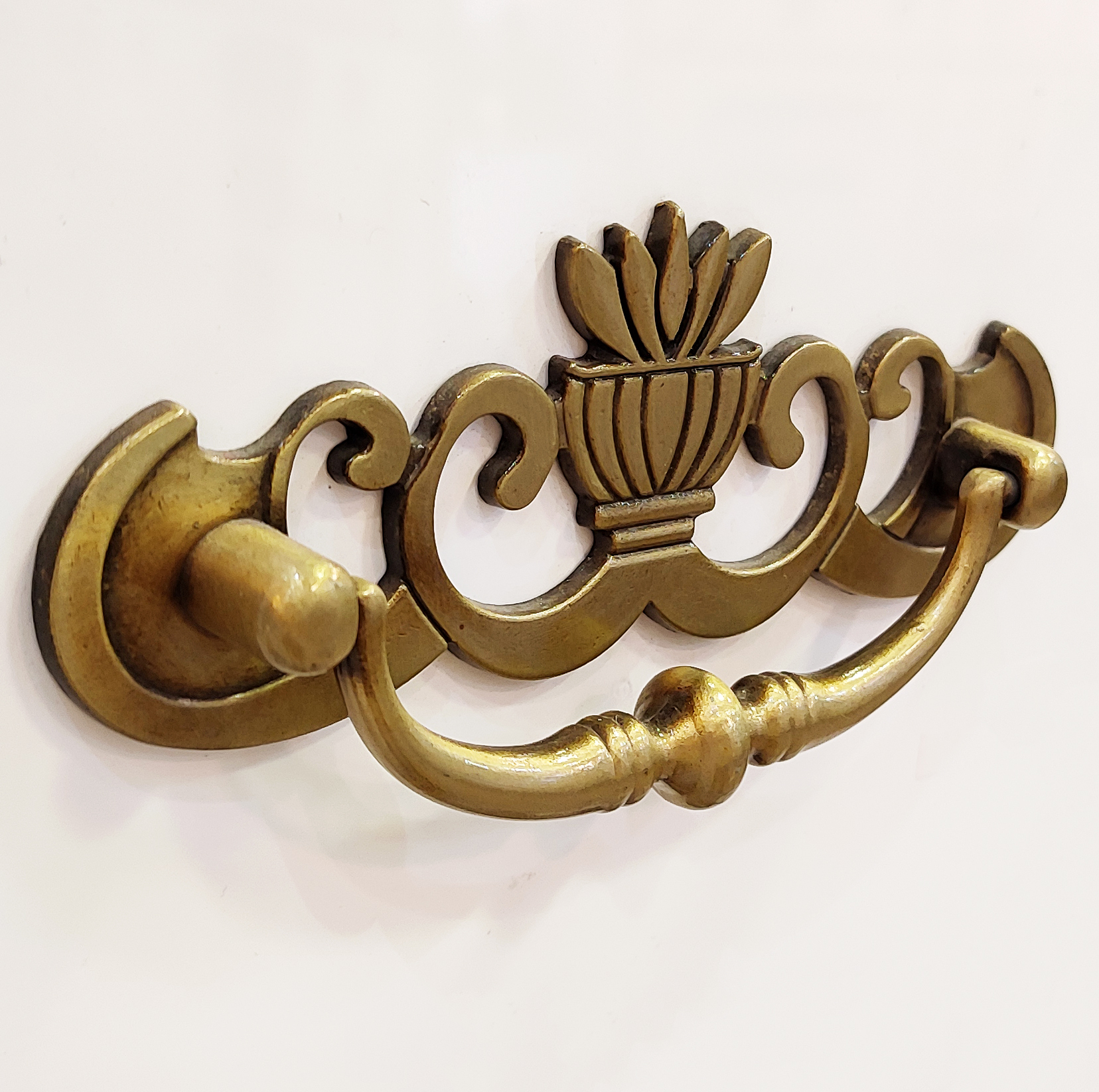 دستگیره کمد مدل سلطنتی S2-96