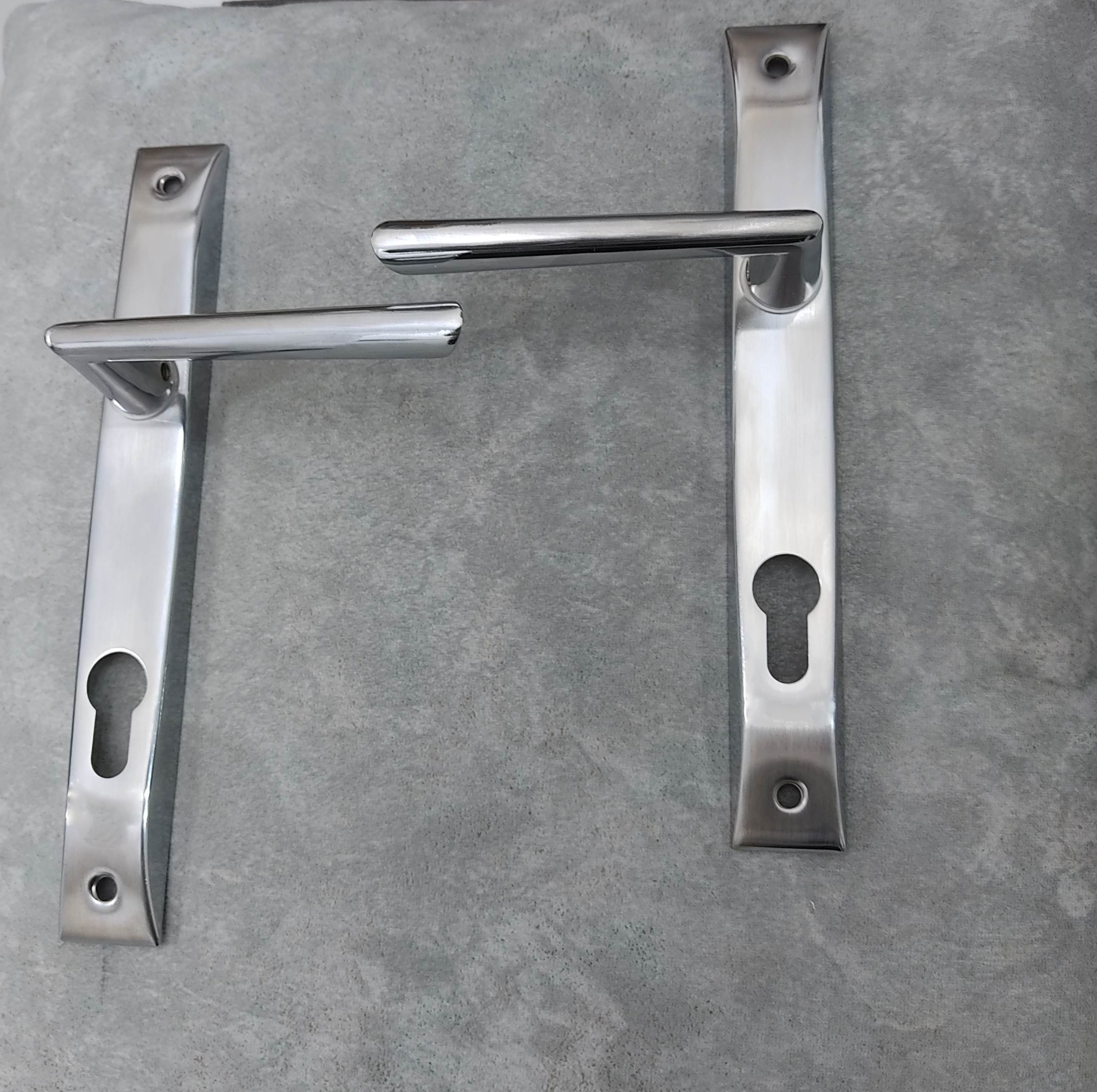 دستگیره در مدل آلومینیومی کد 3.5CM بسته دو عددی