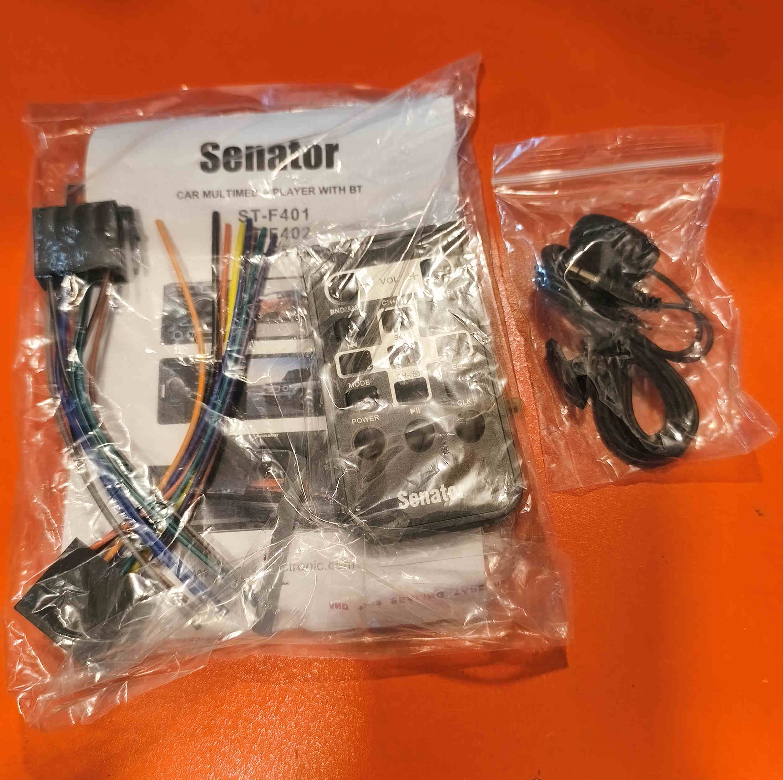 پخش کننده تصویری خودرو سناتور مدل ST-F401