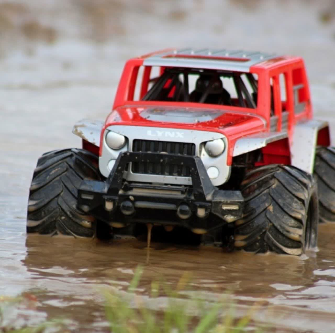 ماشین بازی کنترلی ناب سل مدل ضد آب آفرود شارژی چراغدار کد Waterproof off-road car solong RC