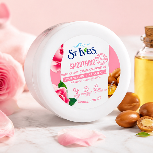 کرم مرطوب کننده سینت ایوز رایحه گلاب و روغن آرگان 200 میل | ST.ives smoothing body cream