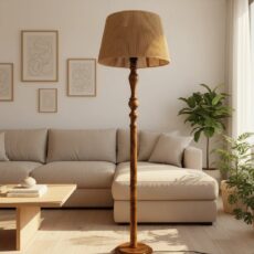 آباژور ایستاده چوبی مدل خراطی با شید مخروطی مکرومه