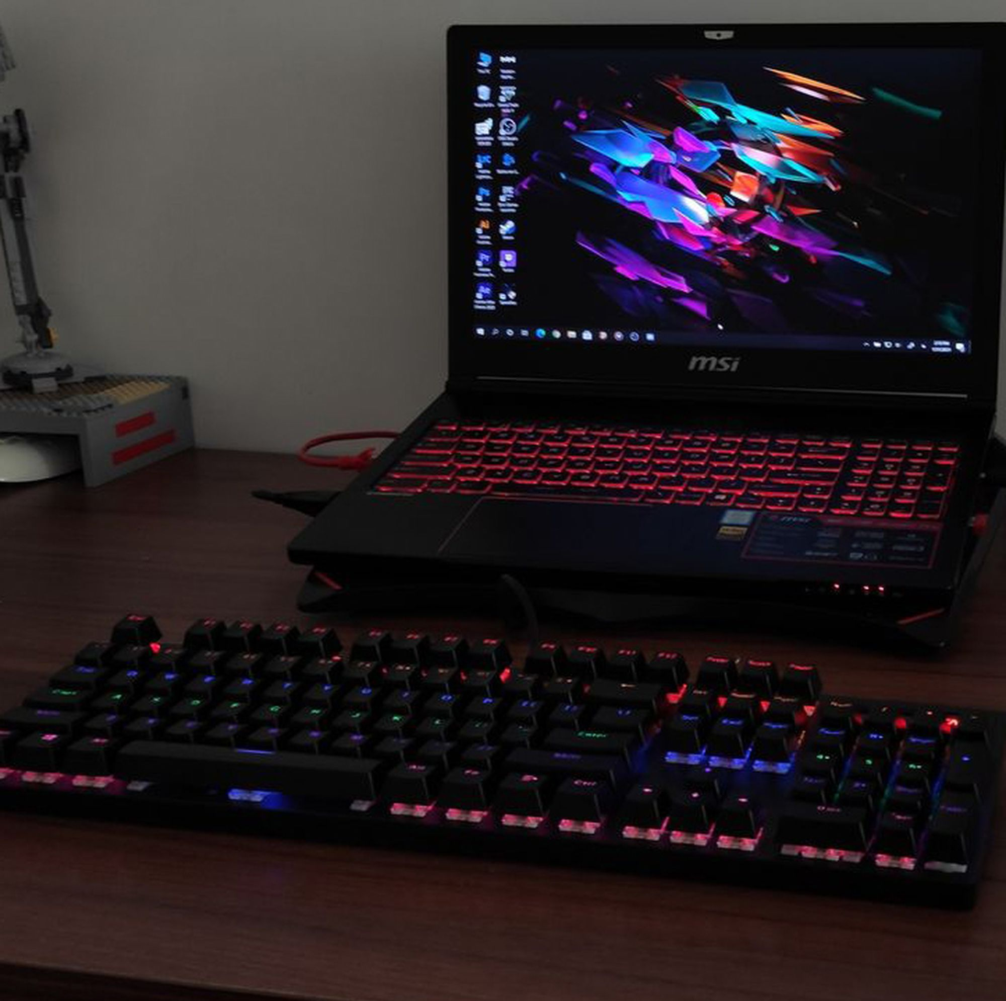 کیبورد مخصوص بازی مکانیکی رپو مدل V500PRO، مکانیکال سوییچ آبی، Full size، نورپردازی RGB