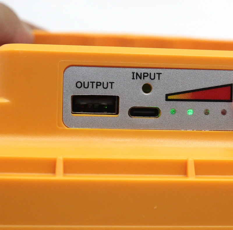 چراغ اضطراری مدل SFL-IP66 با نور مهتابی