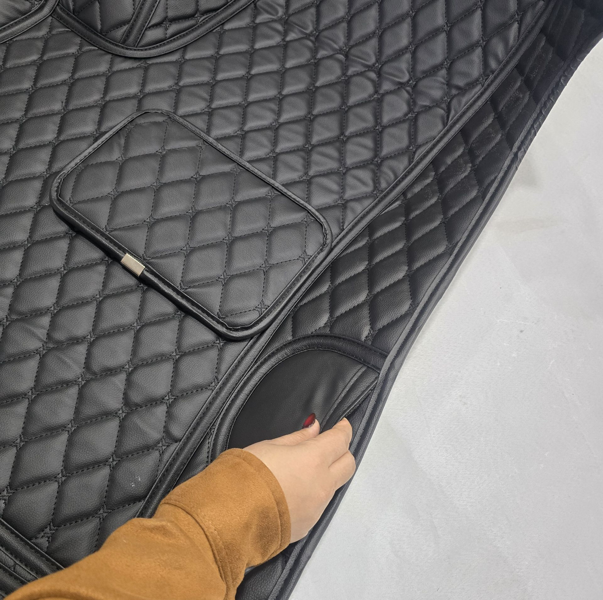 کفپوش خودرو کد TSمناسب برای آریزو۸