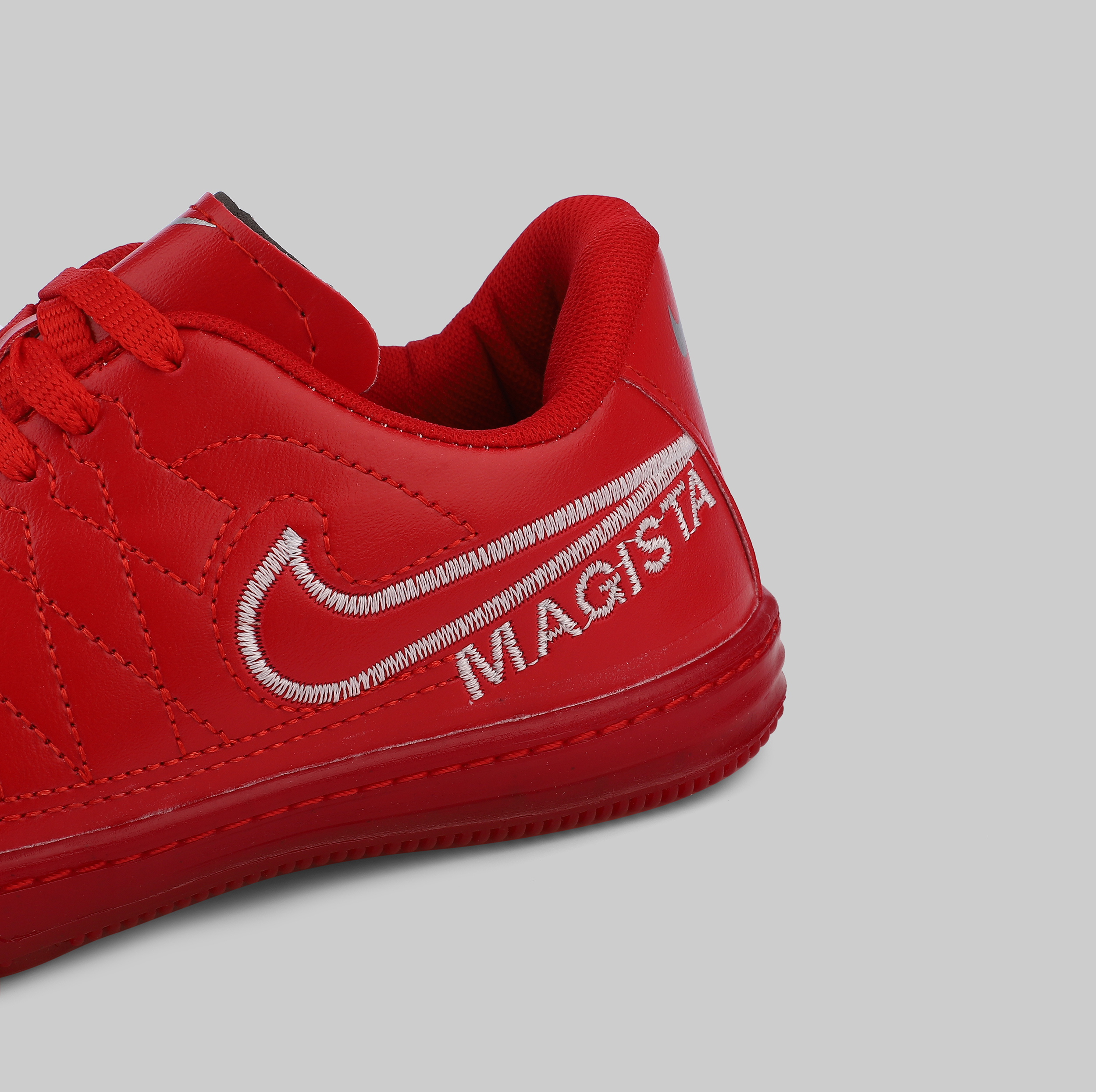 کفش فوتسال پسرانه مدل Magista