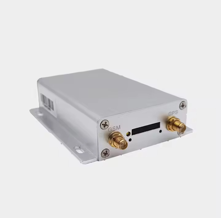 ردیاب خودرو مدل Legevo 303H
