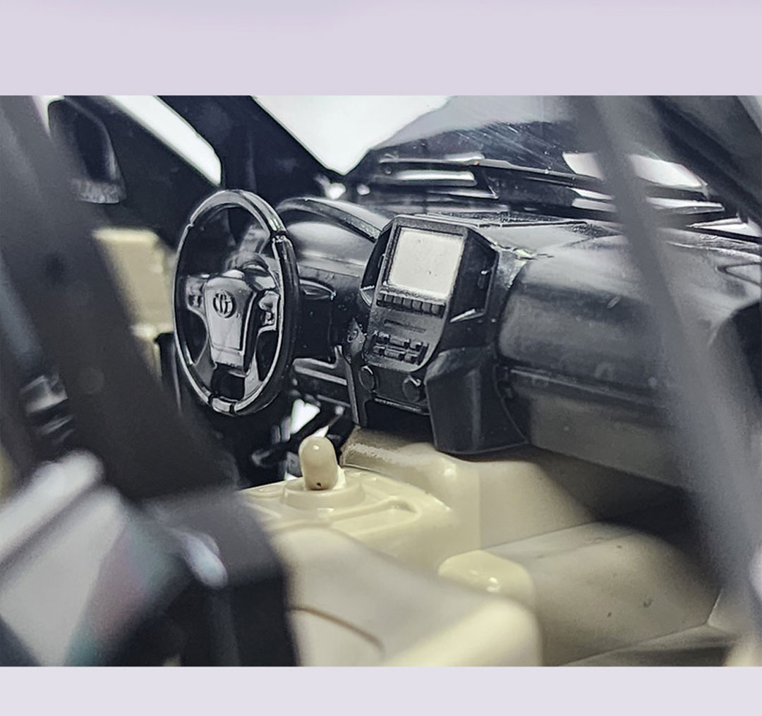 ماشین بازی مدل فلزی عقبکش موزیکال لکسوس LX570