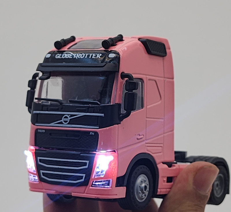 ماشین بازی ناب سل طرح تک محور مدل VOLVO FH