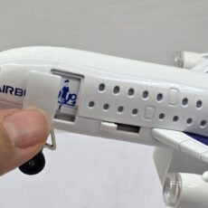 ماکت هواپیما ناب سل مدل موزیکال چراغدار ایرباس A380AIRBUS همراه با جاسوییچی