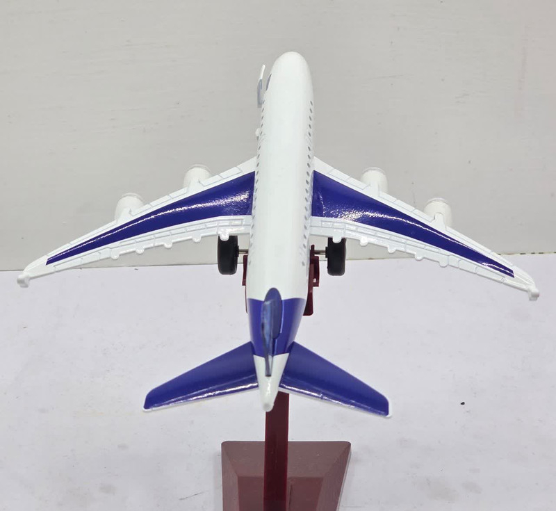 ماکت هواپیما ناب سل مدل موزیکال چراغدار ایرباس A380AIRBUS همراه با جاسوییچی