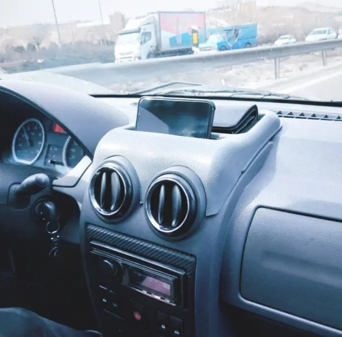 مکمل روی داشبورد خودرو  لنزووو مدل RFF مناسب برای تندر 90