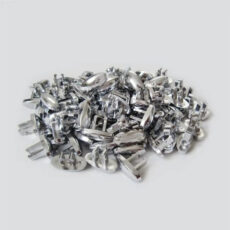 نگین سپر و جلو پنجره خودرو چیکال مدل فابریک طرح گیره ای کد P-2073 مناسب برای دنا بسته 100 عددی