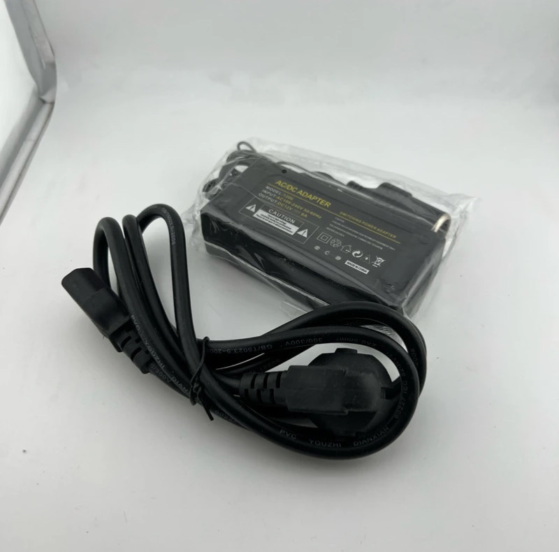مبدل برق شهری به فندکی خودرو مدل AC6021